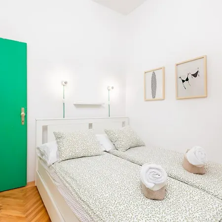Apartamento 24 *